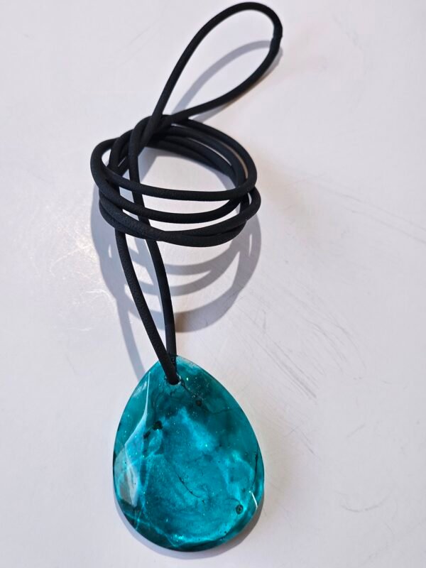 Pendant necklace